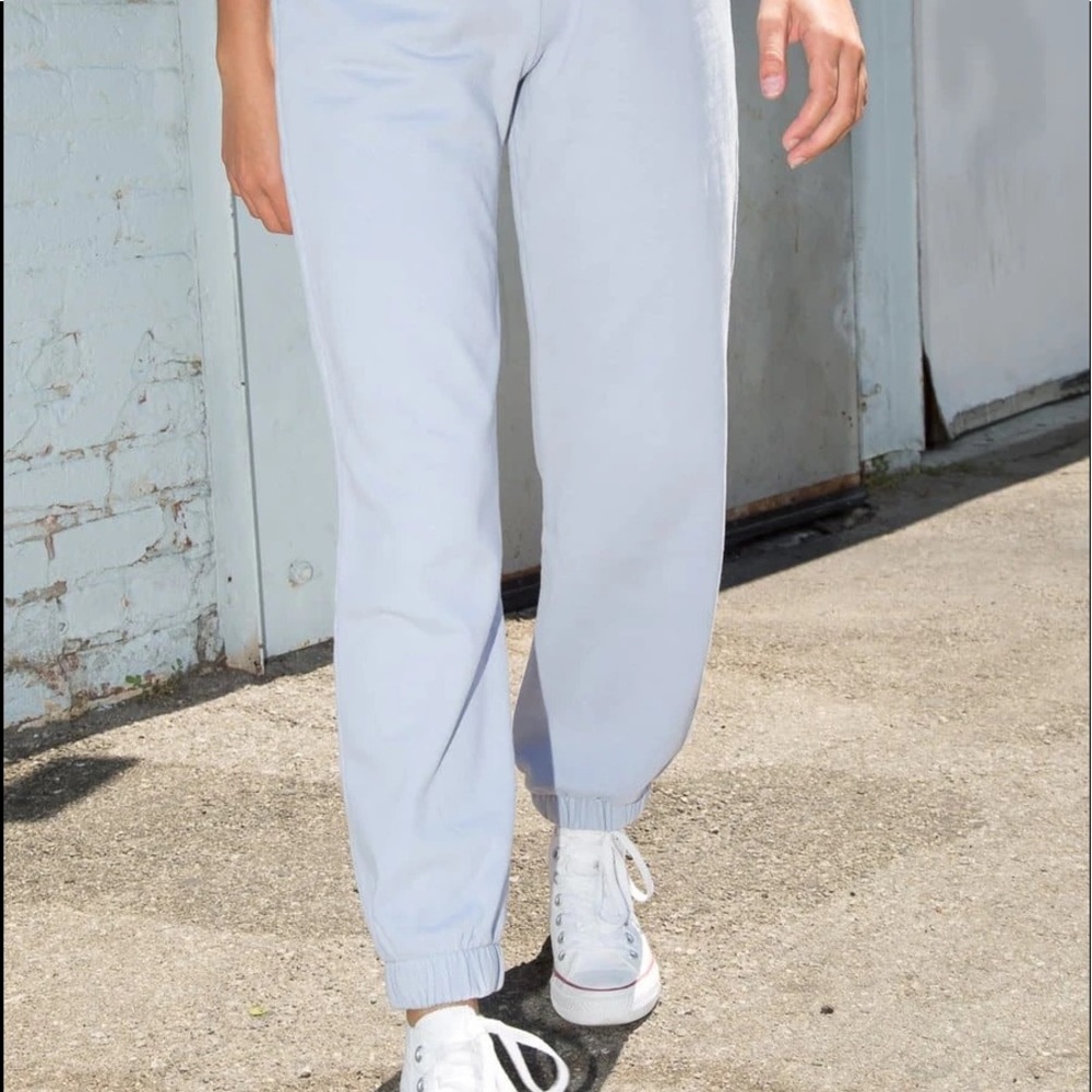 NWOT Brandy Melville Baby Blue Rosa Sweatpants